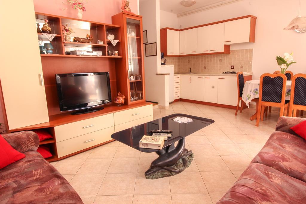 Apartments Sonja Rovigno Esterno foto