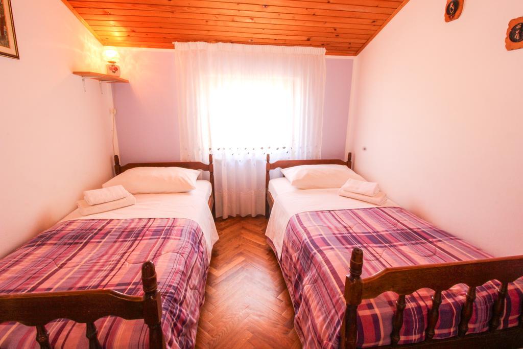 Apartments Sonja Rovigno Esterno foto
