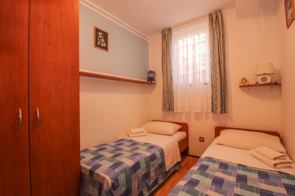 Apartments Sonja Rovigno Esterno foto