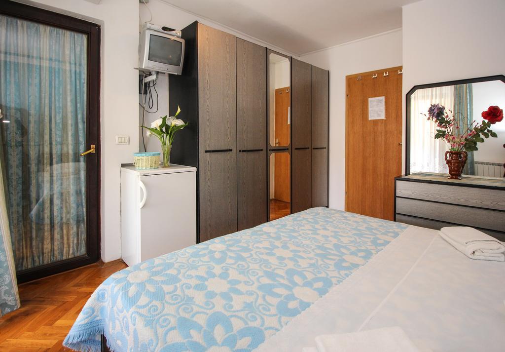 Apartments Sonja Rovigno Esterno foto