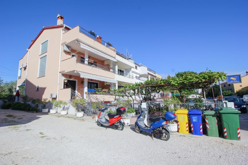 Apartments Sonja Rovigno Esterno foto